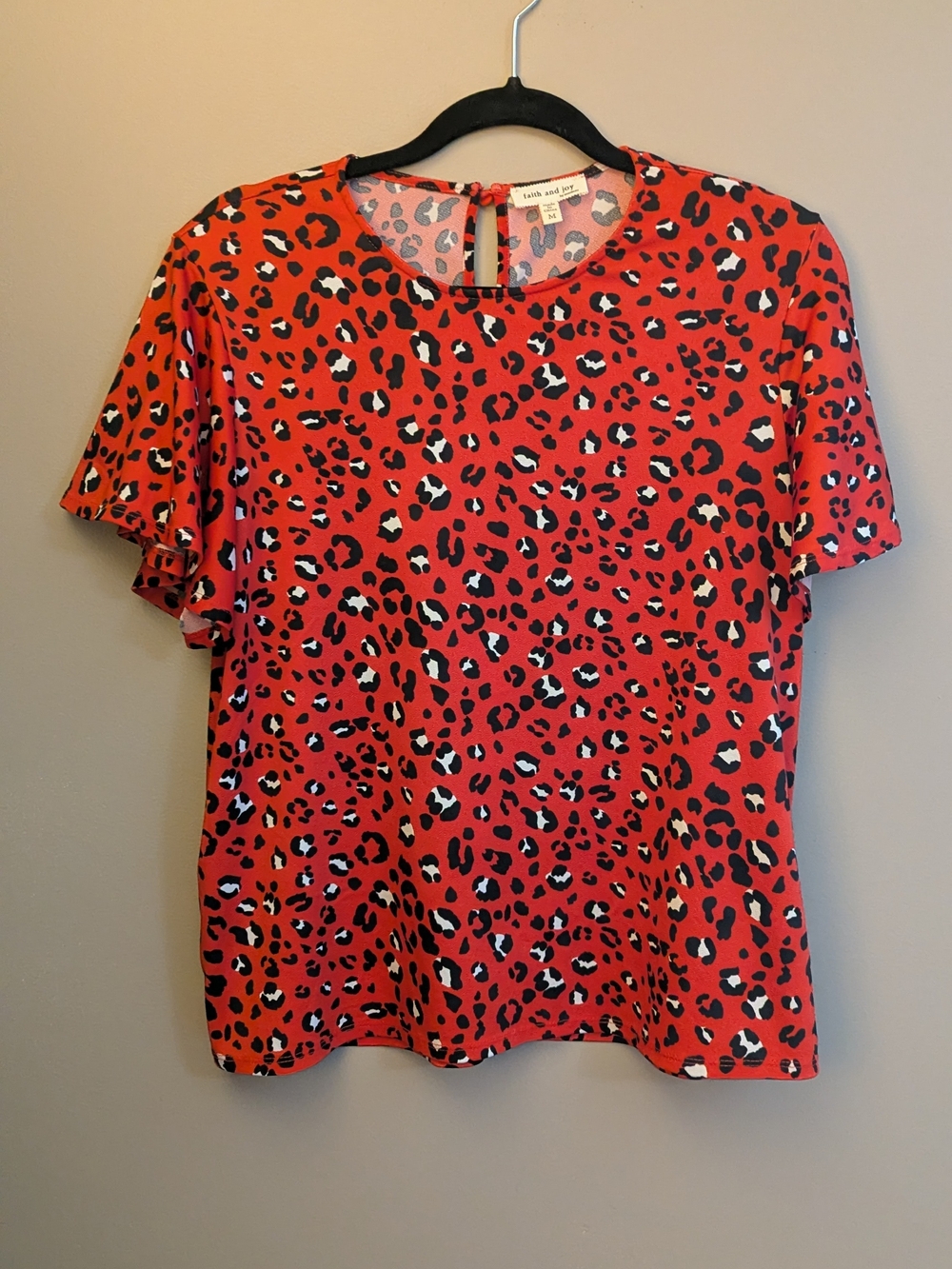 Faith and Joy Red Leopard Print Short Sleeve Tee, Size M